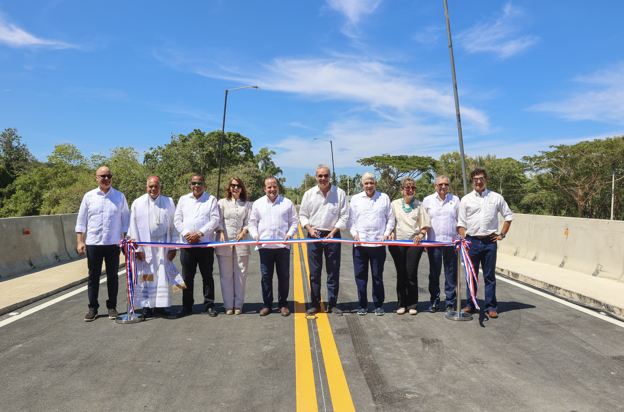 Abinader inaugura nuevo puente sobre el río Camú en Puerto Plata