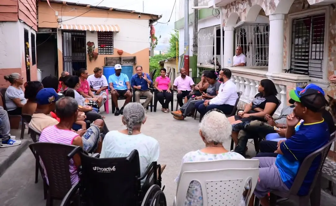 Martínez impulsa proyecto con encuentros “Un café con Abel”