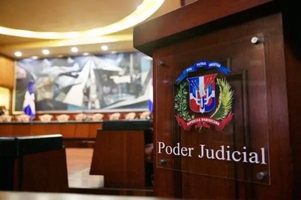 Hombre condenado a 20 años de prisión por violar a menor