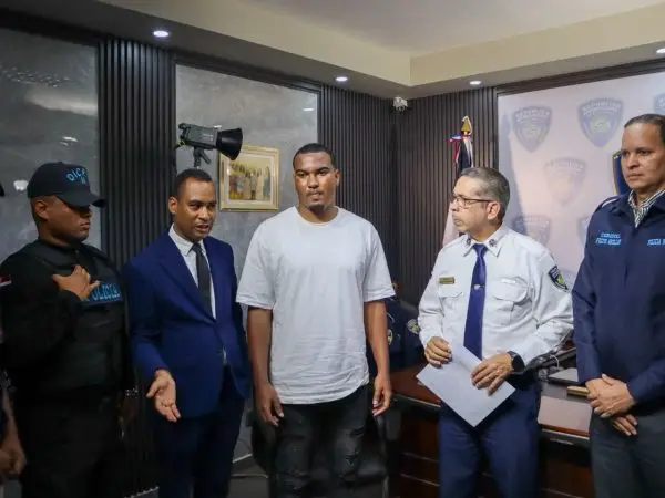 Se entrega tercer implicado en doble homicidio en Boca Chica