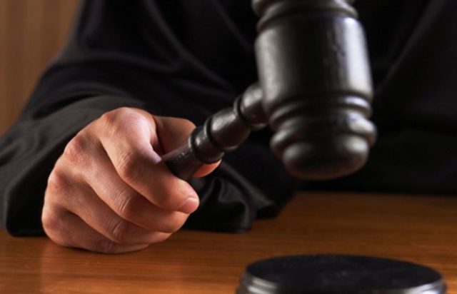 Dictan 18 meses de prisión a acusados caso Julián Oro Duro