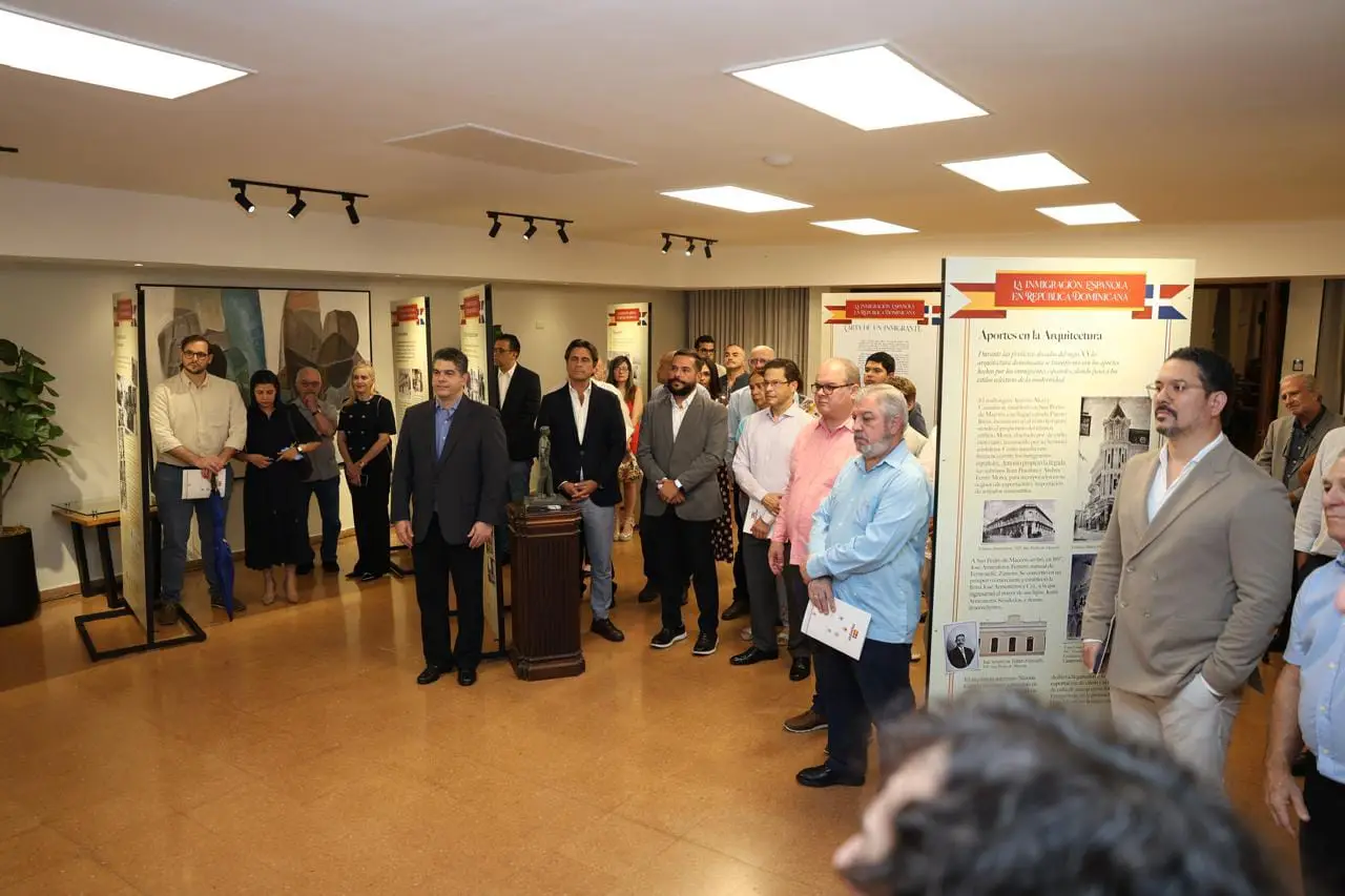 Exposición rescata legado de inmigración española en RD